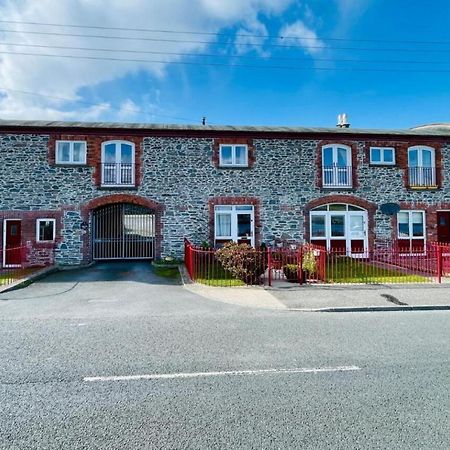Lovely Apartment Overlooking The Harbour And Bay Ardglass Exterior foto