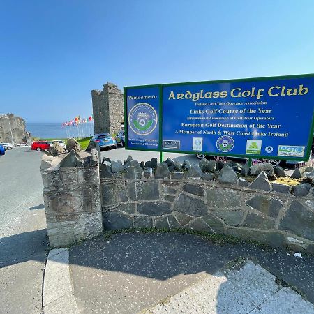 Lovely Apartment Overlooking The Harbour And Bay Ardglass Exterior foto