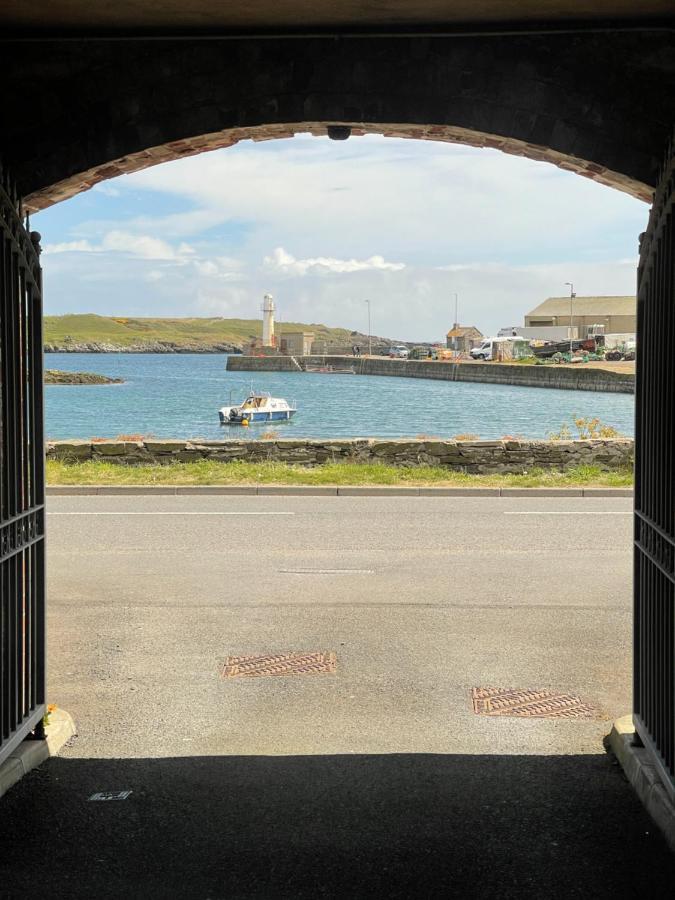 Lovely Apartment Overlooking The Harbour And Bay Ardglass Exterior foto