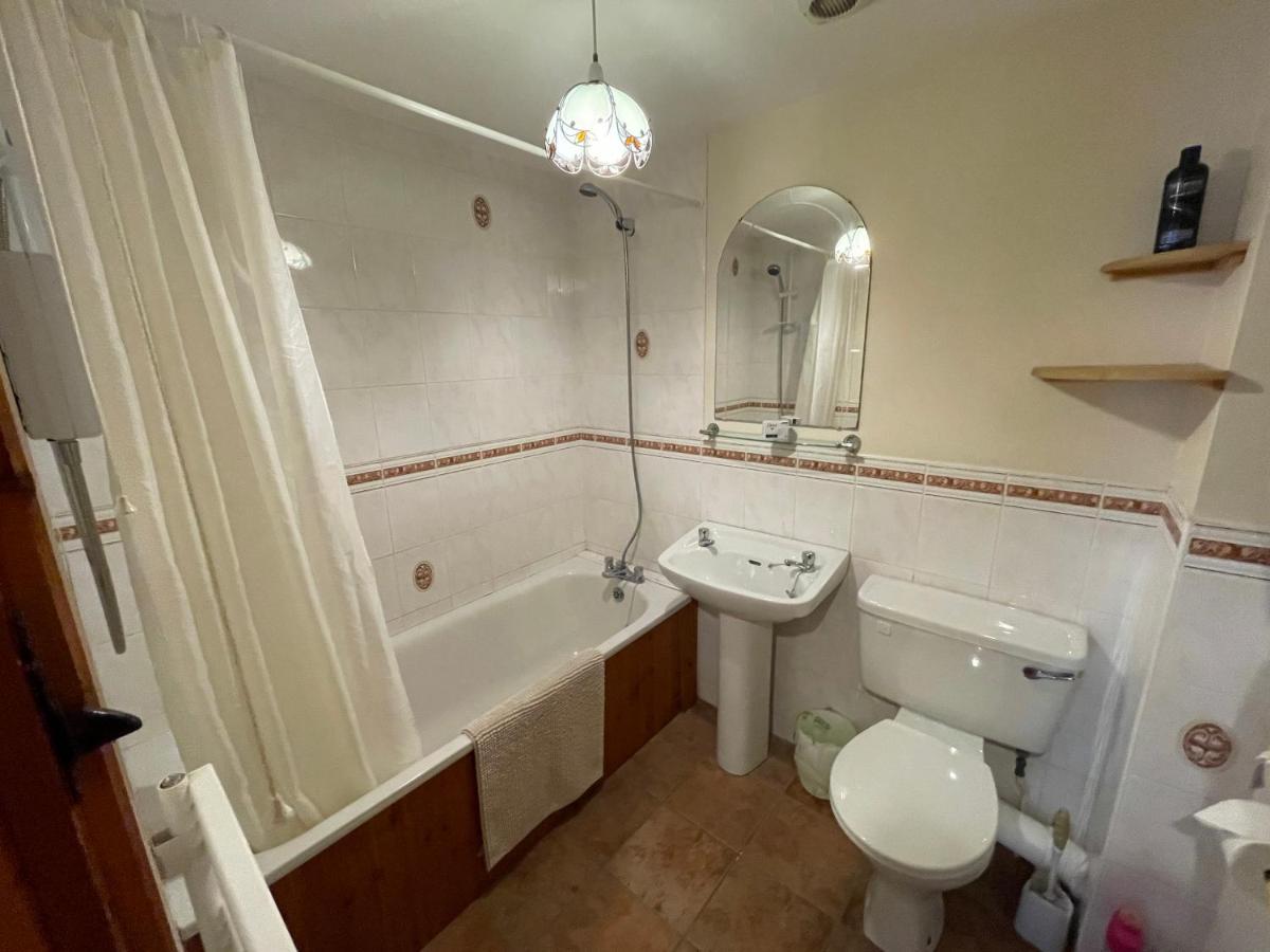 Lovely Apartment Overlooking The Harbour And Bay Ardglass Exterior foto