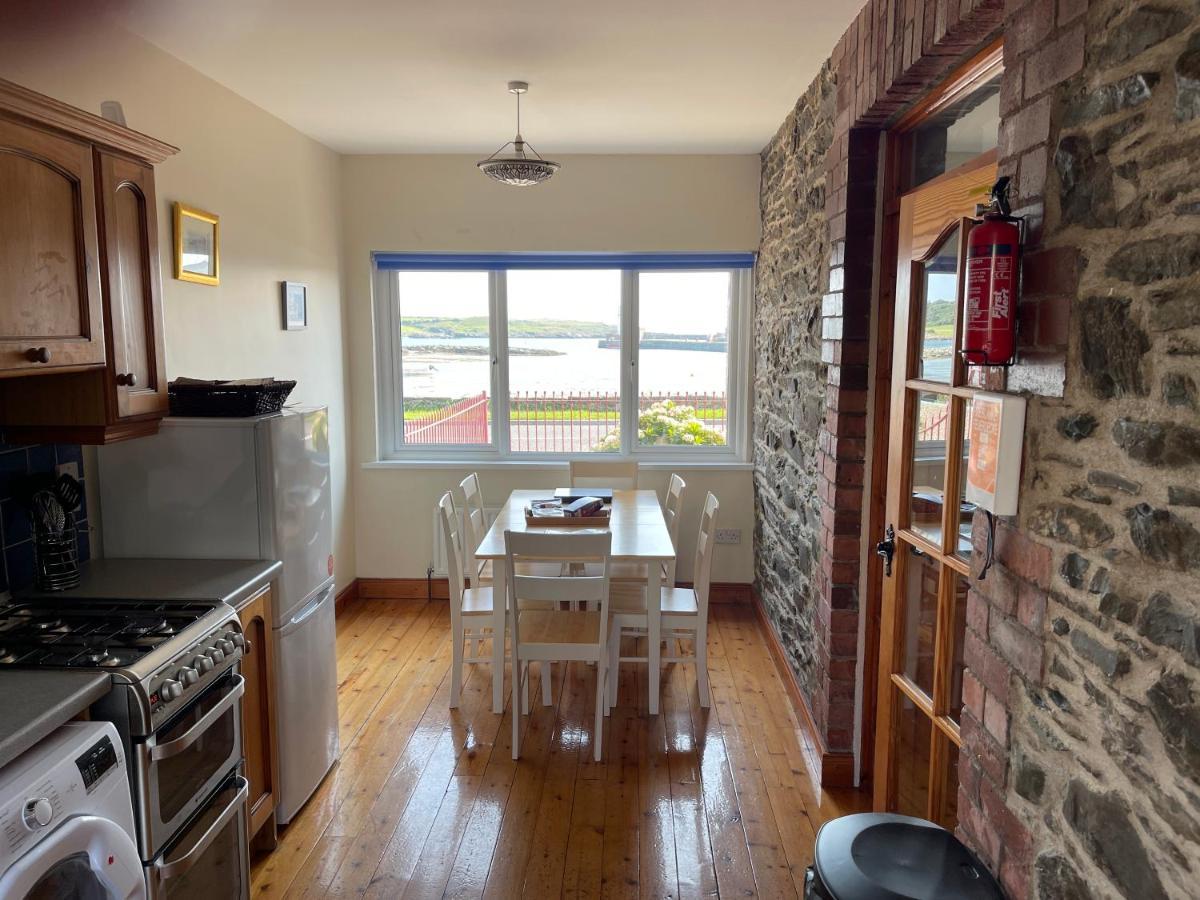 Lovely Apartment Overlooking The Harbour And Bay Ardglass Exterior foto