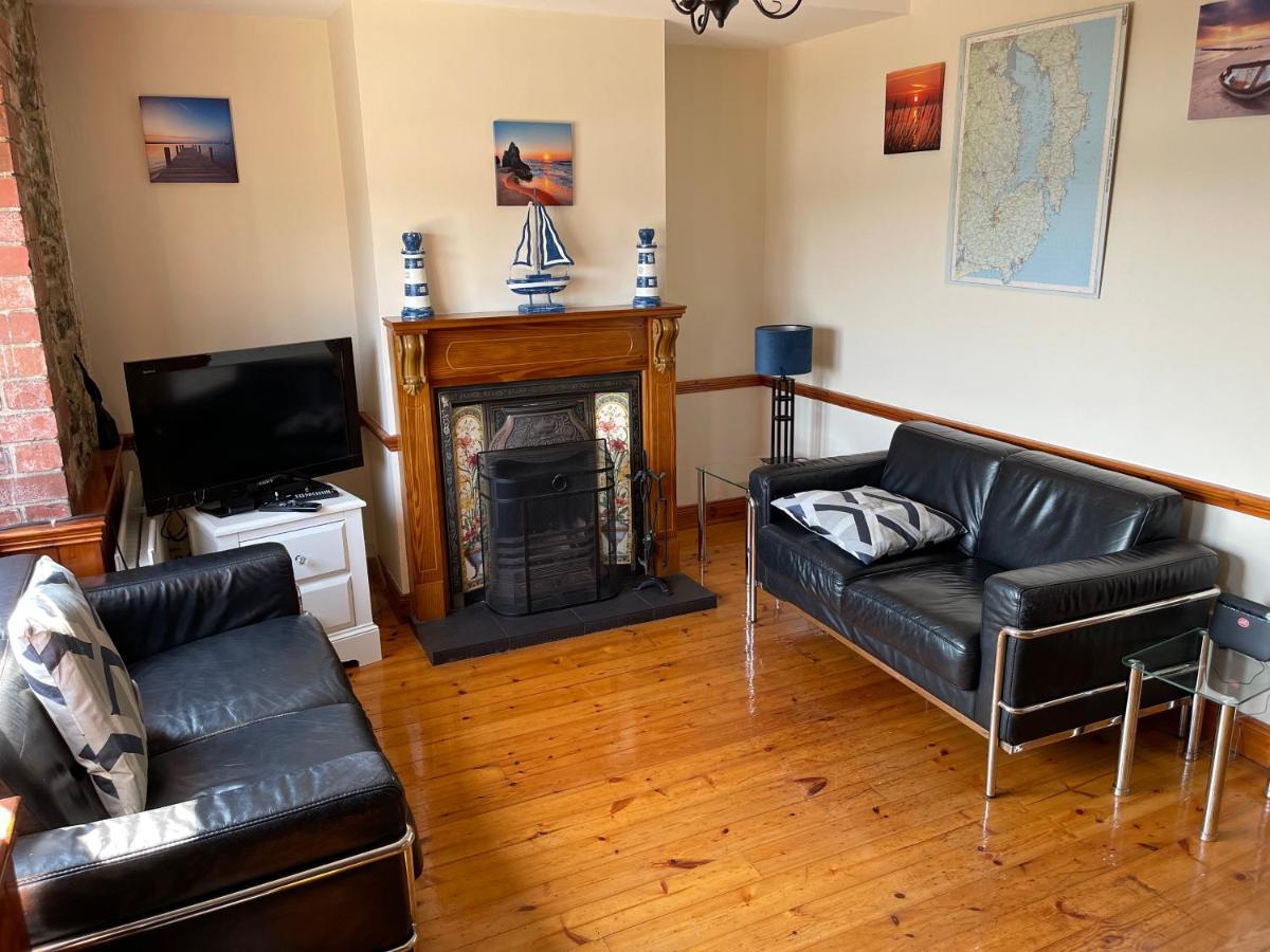 Lovely Apartment Overlooking The Harbour And Bay Ardglass Exterior foto