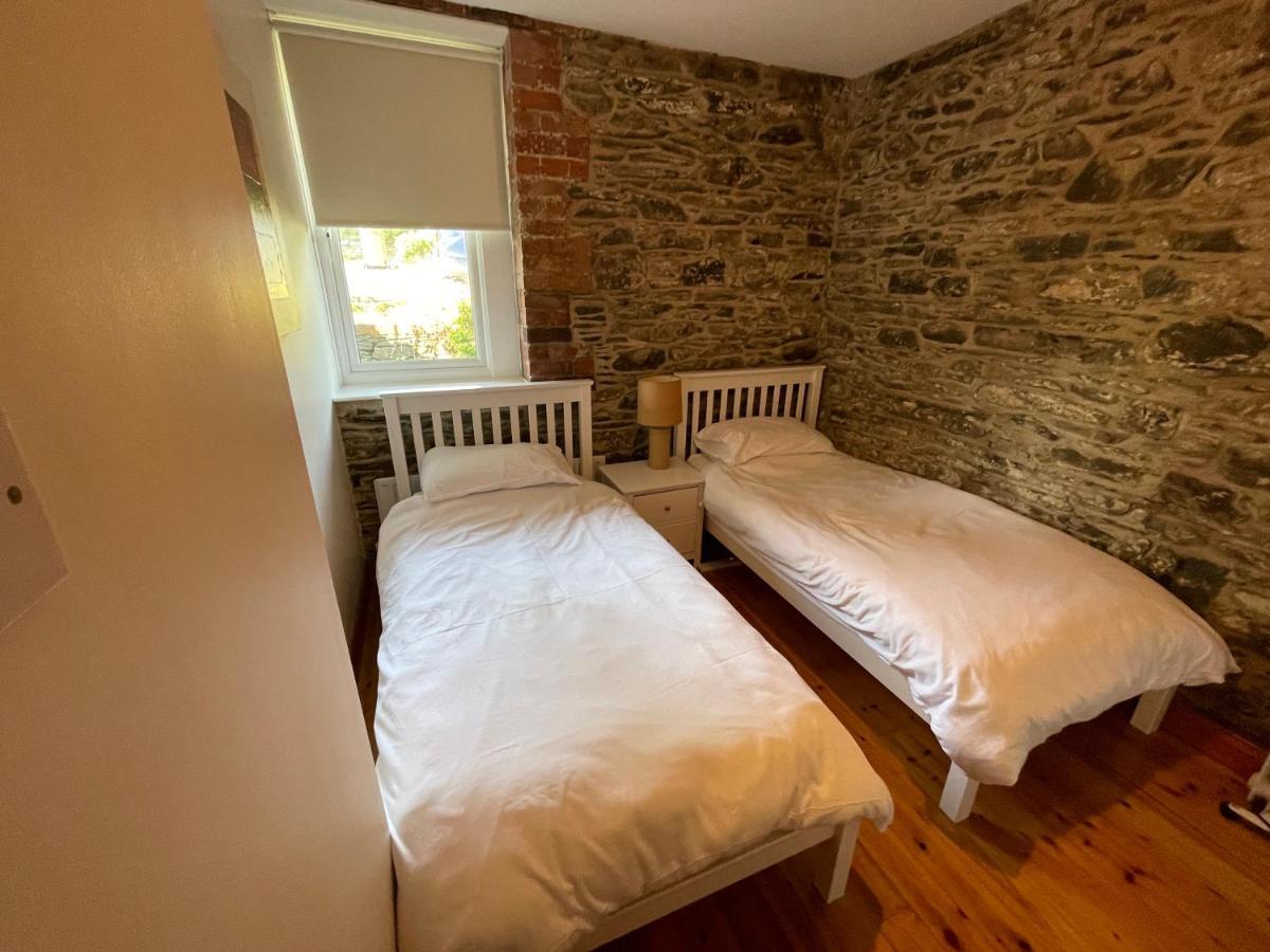 Lovely Apartment Overlooking The Harbour And Bay Ardglass Exterior foto