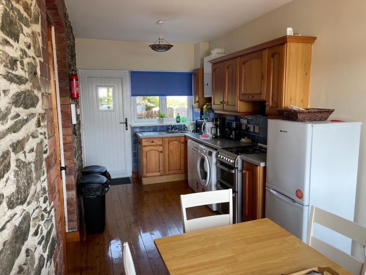 Lovely Apartment Overlooking The Harbour And Bay Ardglass Exterior foto