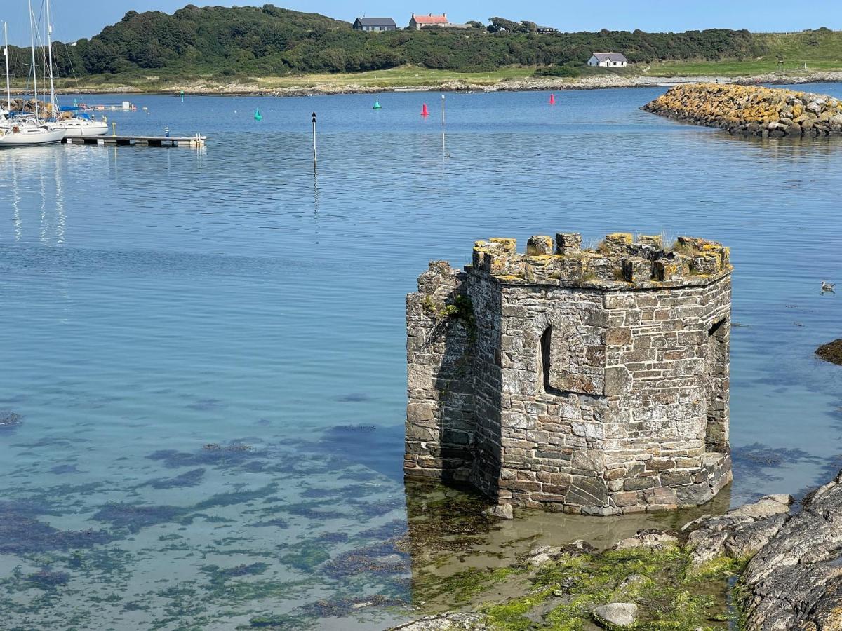 Lovely Apartment Overlooking The Harbour And Bay Ardglass Exterior foto